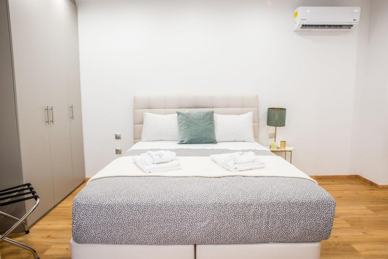 A24 Pristine & Sunny Suite Near Plaka & Parthenon أثينا المظهر الخارجي الصورة